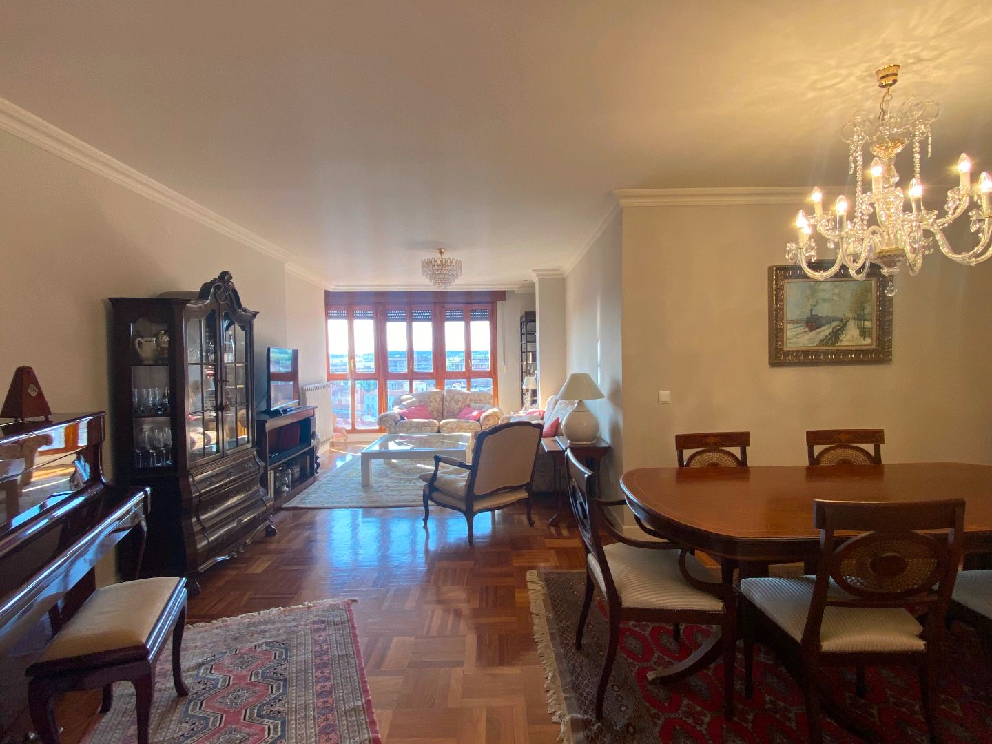 Sala d'estar de Pis en venda en Burgos Capital amb Calefacció i Parquet