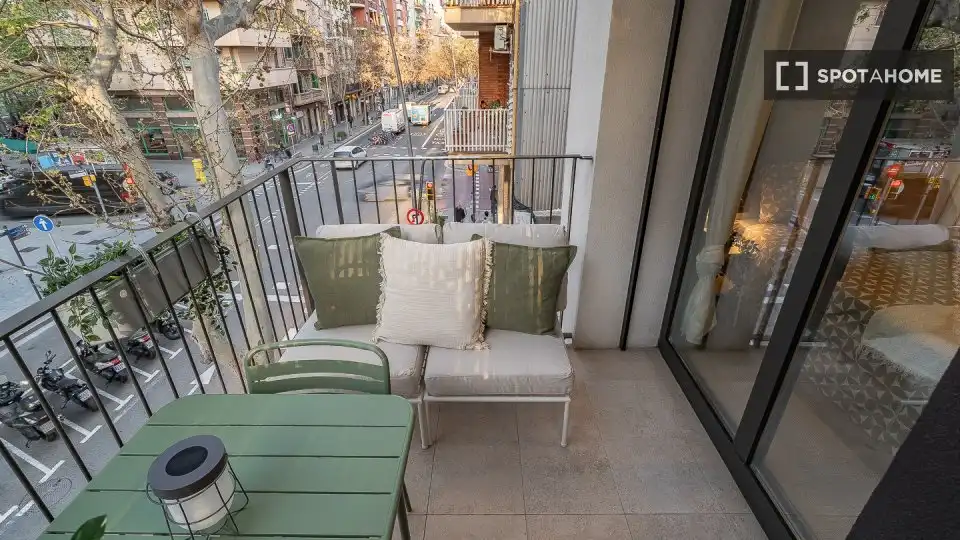 Balcony of Flat for share in Barcelona  with Air Conditioner, Heating and Furnished