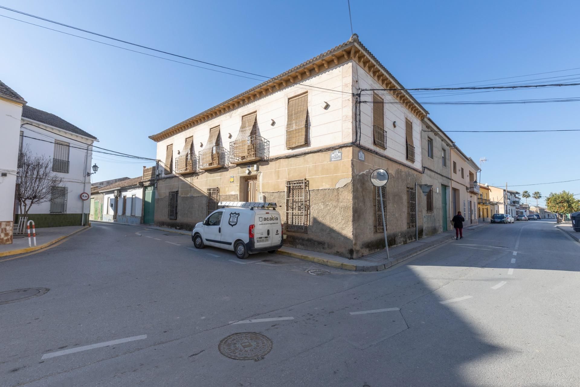 Vista exterior de Casa o xalet en venda en Fuente Vaqueros amb Terrassa, Traster i Balcó