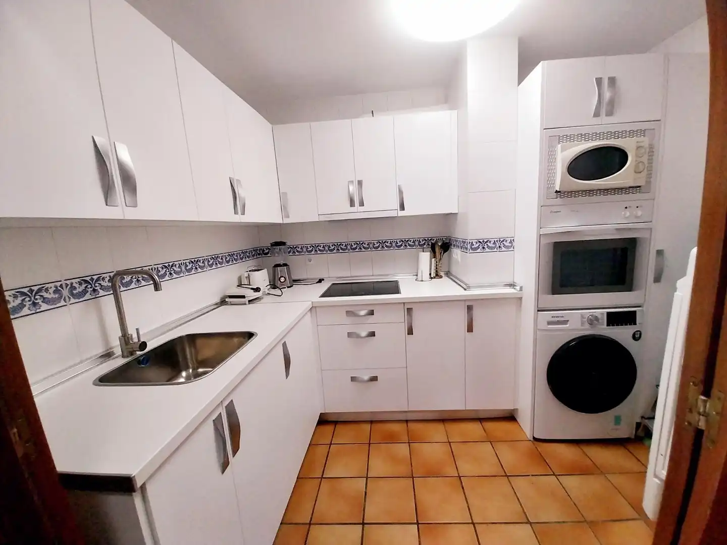 Cuina de Apartament de lloguer en Mijas amb Jardí privat, Terrassa i Balcó