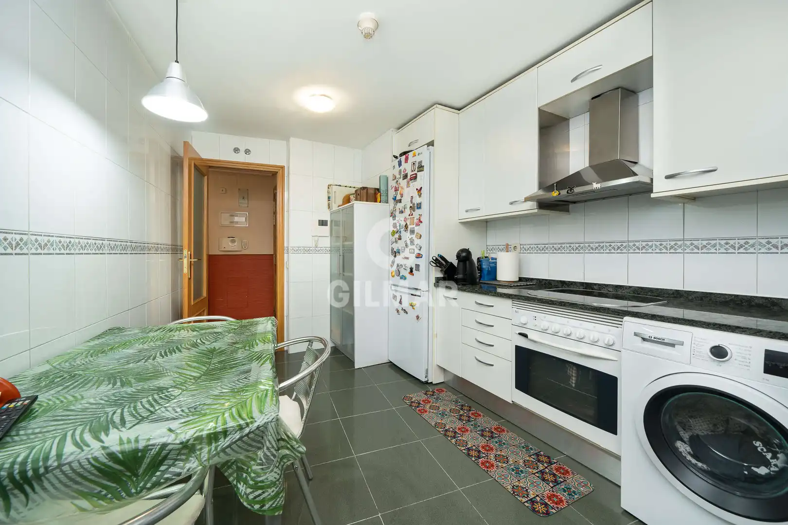 Cocina de Planta baja en venta en Madrid con Calefacción, Jardín privado y Piscina