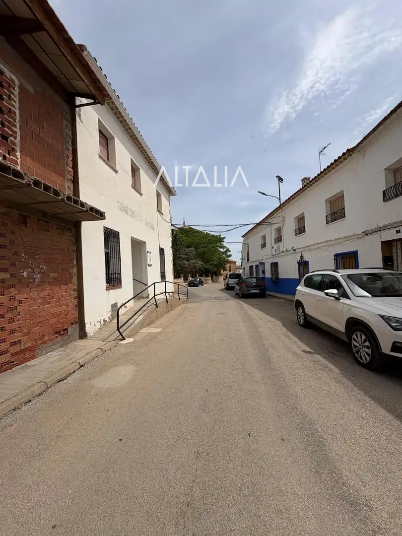 Exterior view of Industrial buildings for sale in Los Hinojosos  