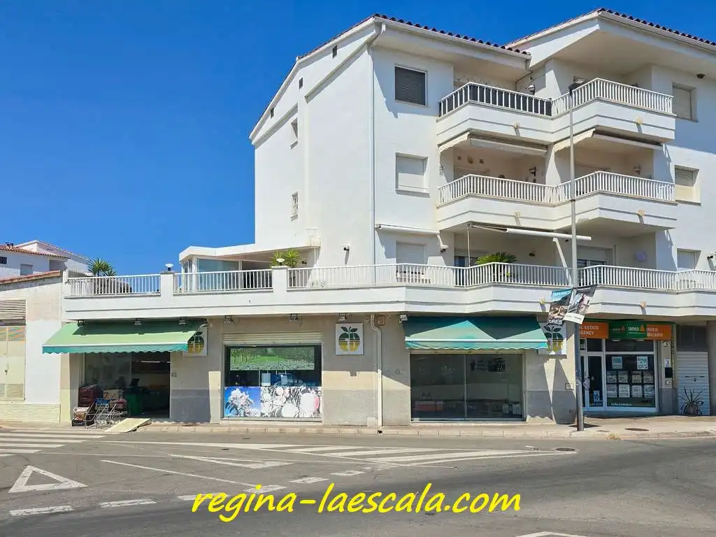 Locale commerciale in vendita a Riells, imagen 3