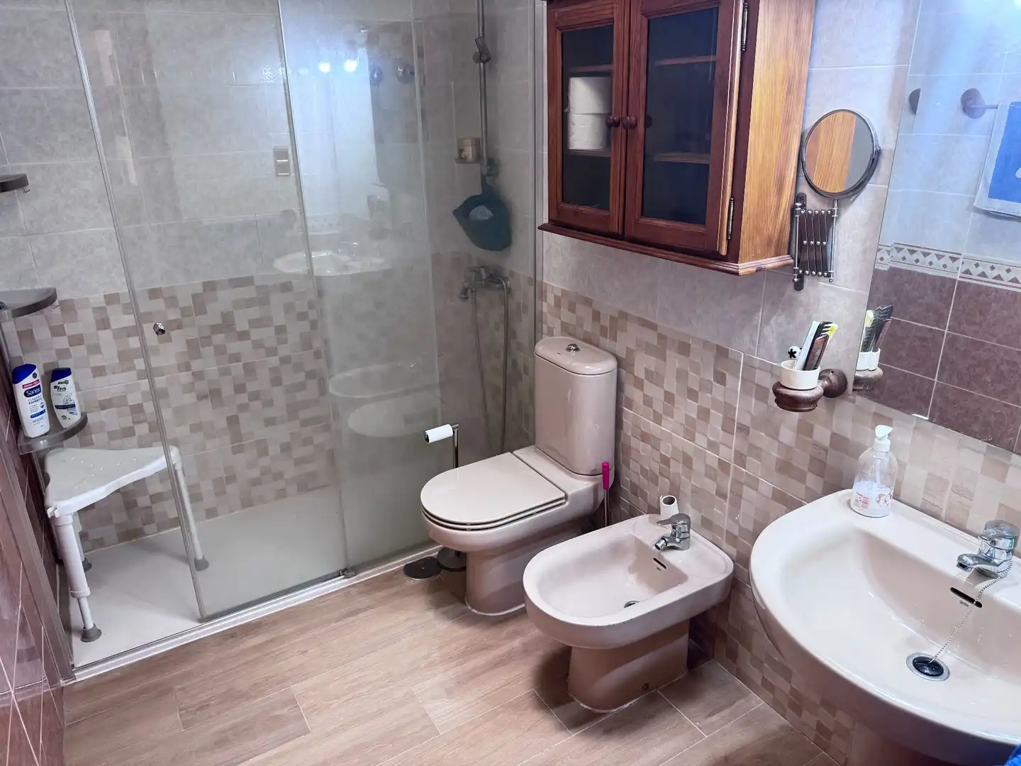 Badezimmer von Einfamilien-Reihenhaus zum Verkauf in Roquetas de Mar mit Klimaanlage