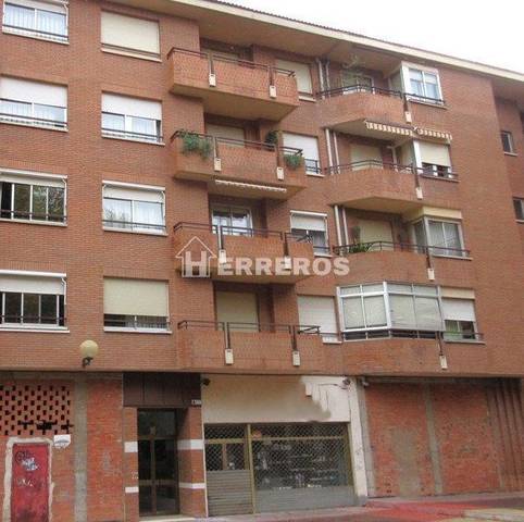Local comercial en Venta en plaza maestro lope en San Millán - Ayuntamiento