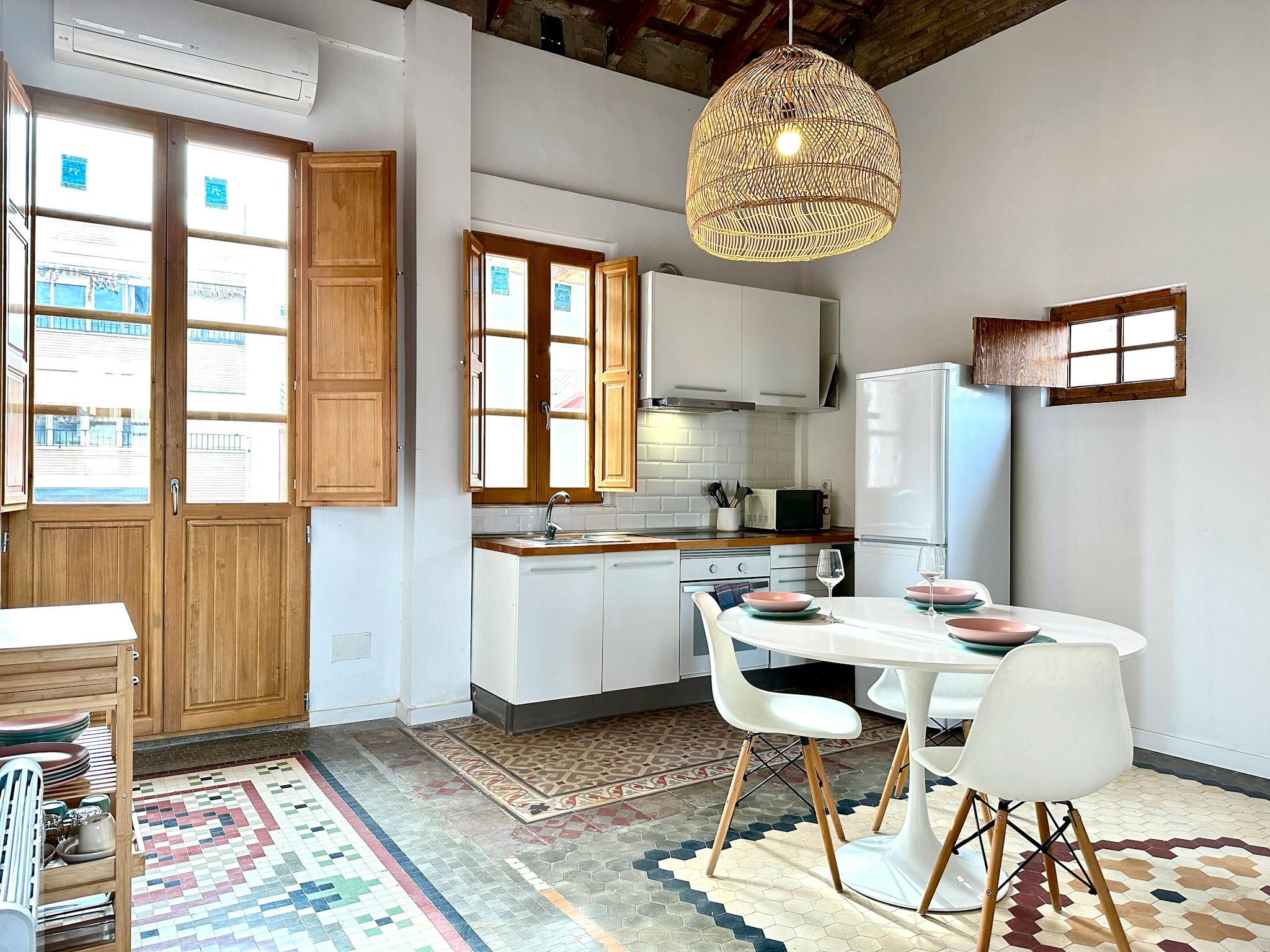 Kitchen of Flat to rent in  Valencia Capital  with Air Conditioner, Heating and Furnished