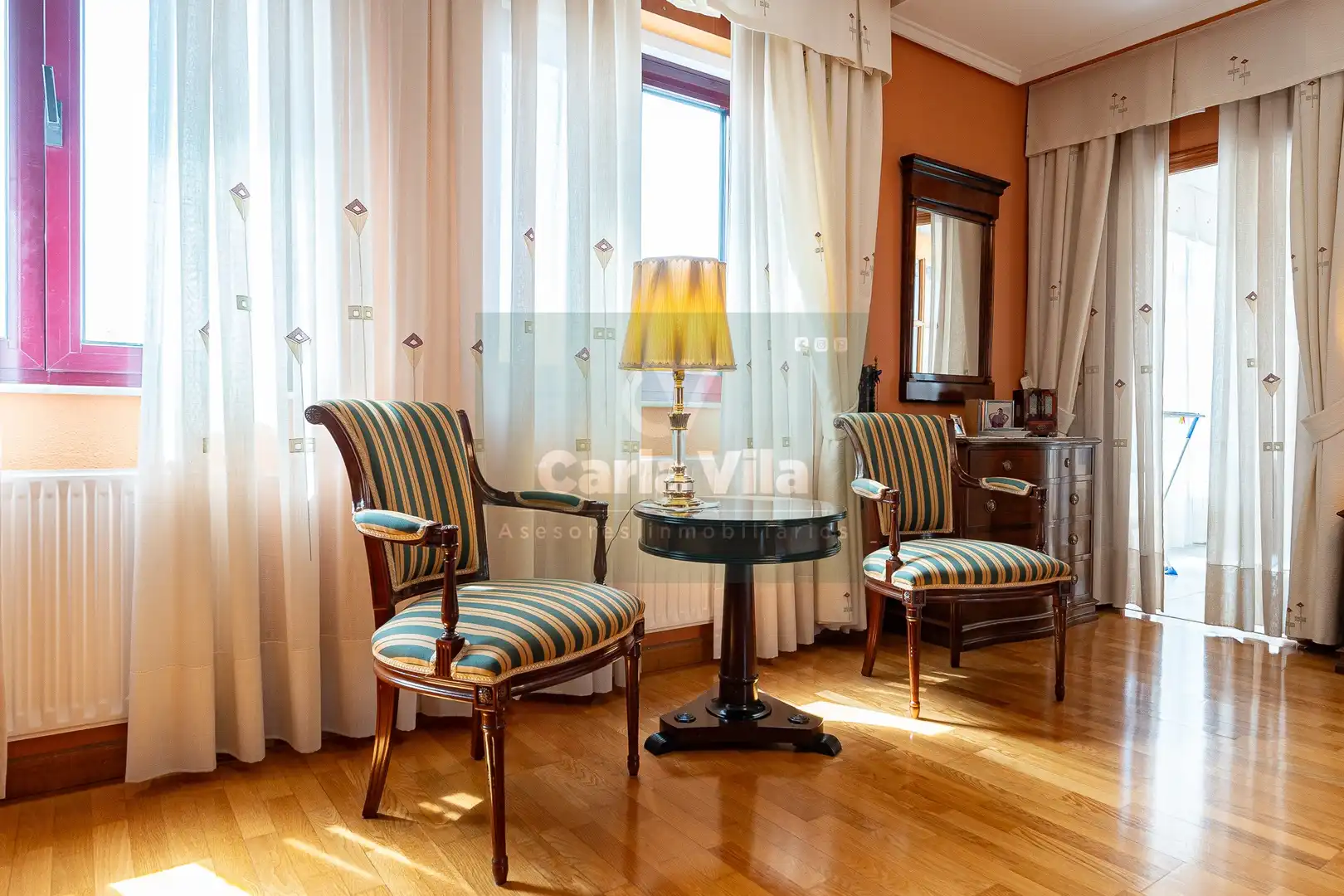 Sala de estar de Dúplex en venta en Lugo con Calefacción, Jardín privado y Parquet