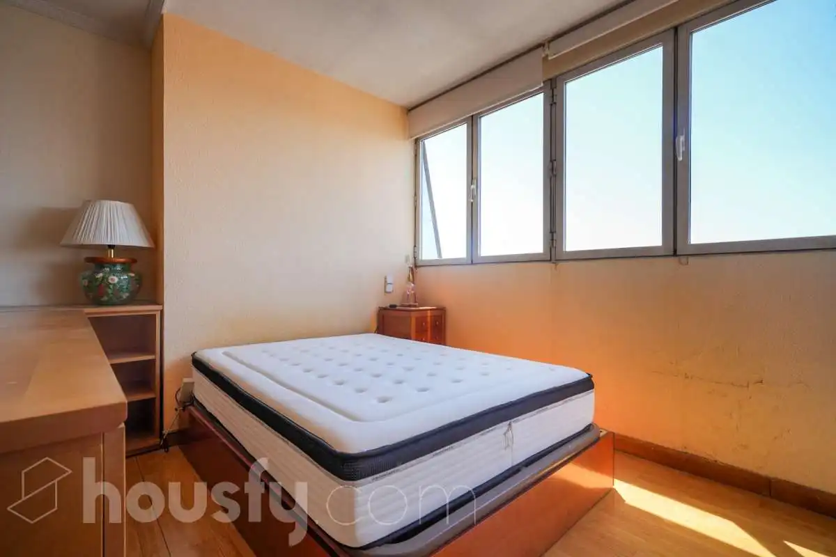 Schlafzimmer von Wohnung zum Verkauf in Madrid mit Klimaanlage, Heizung und Terrasse