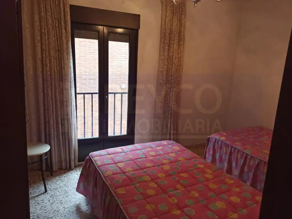 Dormitori de Casa o xalet en venda en Anguiano