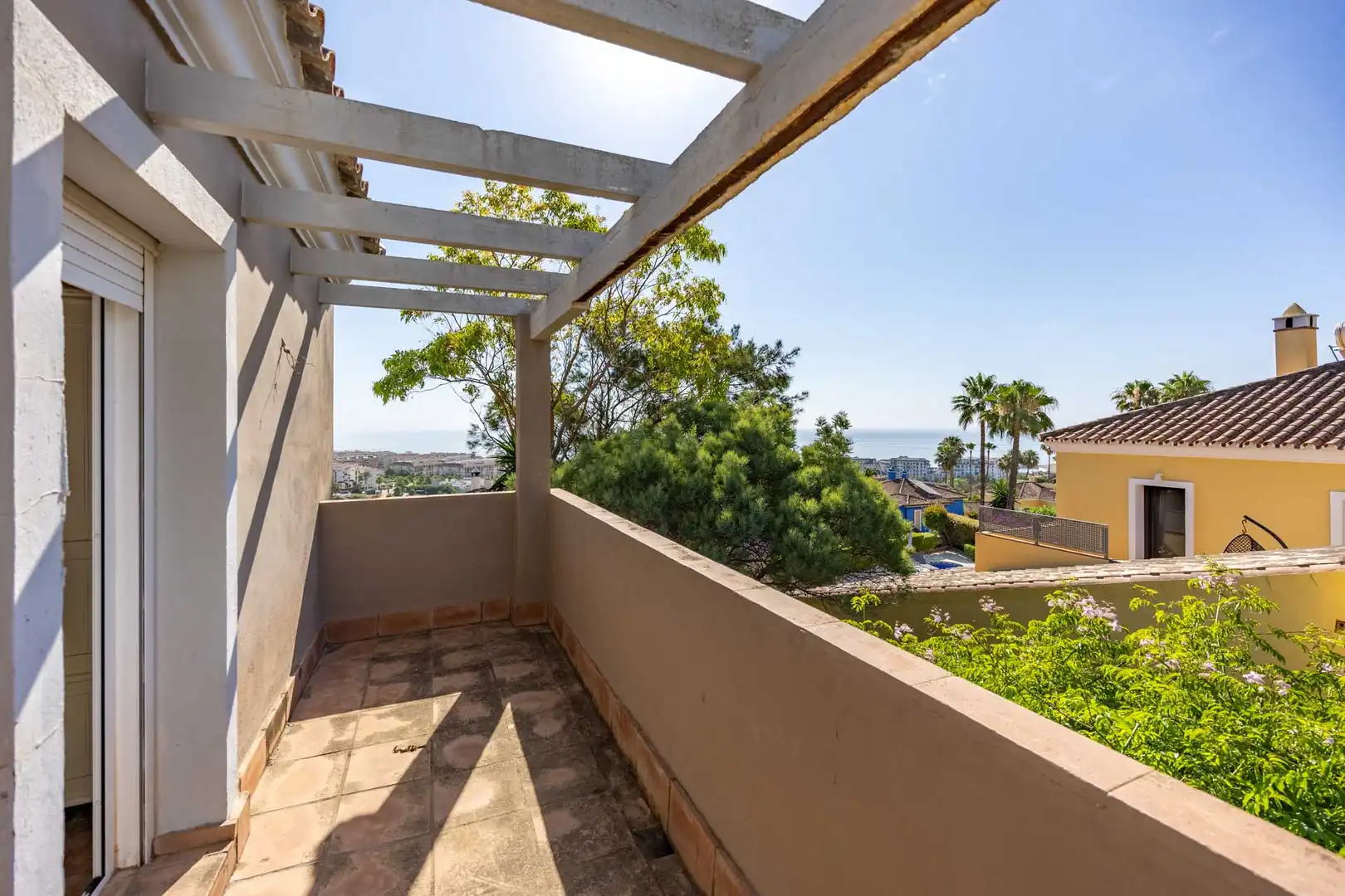 Terrassa de Casa o xalet en venda en Manilva amb Jardí privat, Terrassa i Traster