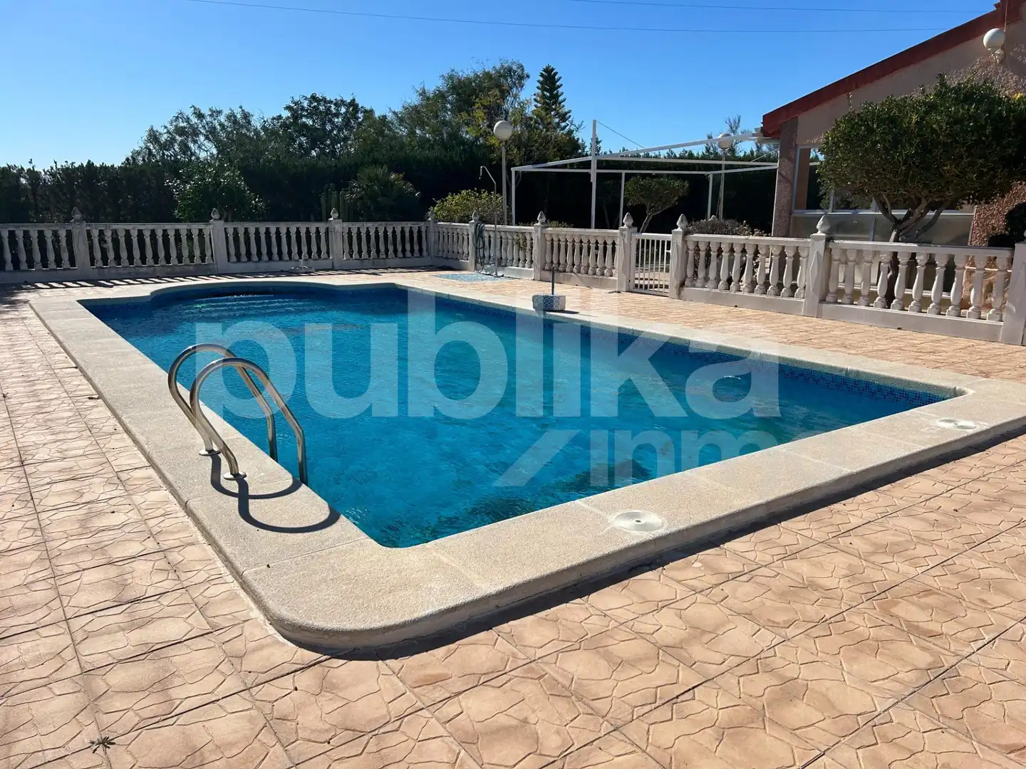 Schwimmbecken von Country house zum Verkauf in Elche / Elx mit Terrasse, Abstellraum und Schwimmbad