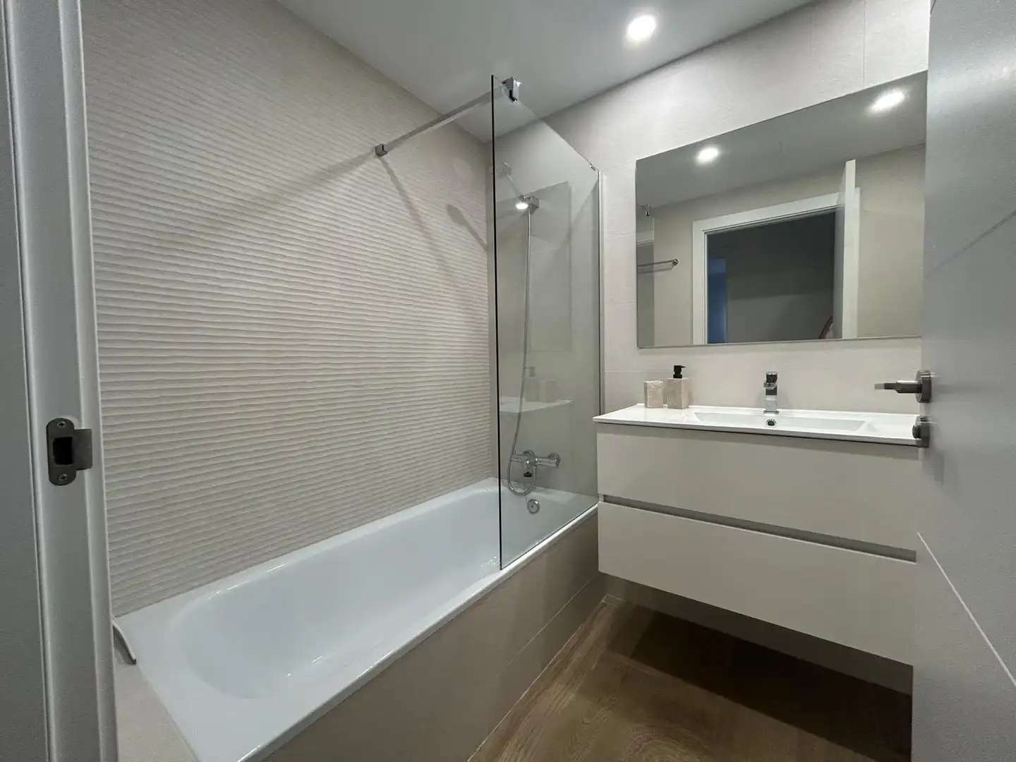 Bathroom of Flat for rent in Chantrea