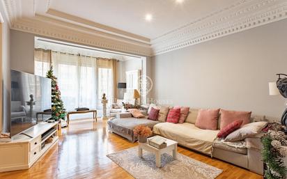 Living room of Flat for sale in  Barcelona Capital  with Air Conditioner, Heating and Terrace