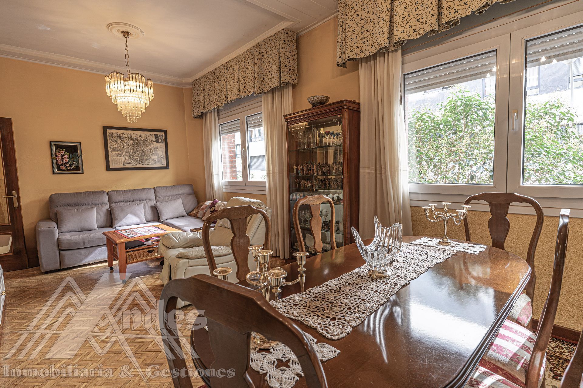 Dining room of Flat for sale in  Madrid Capital  with Heating