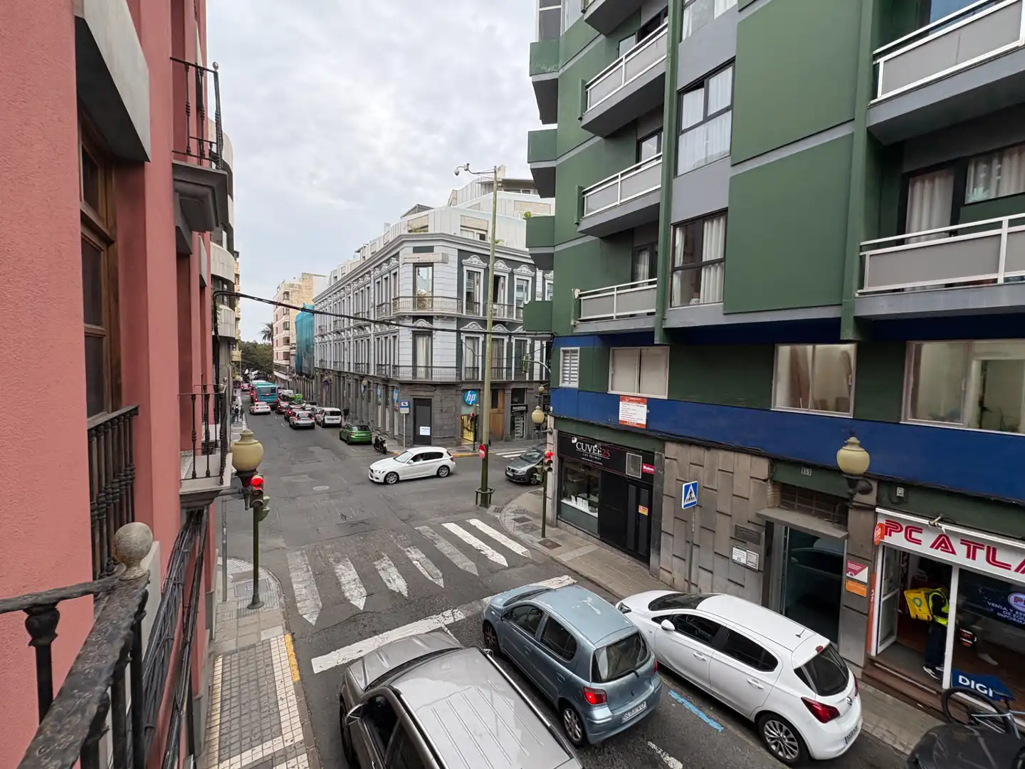 Vista exterior de Piso en venta en Las Palmas de Gran Canaria con Horno y Balcón