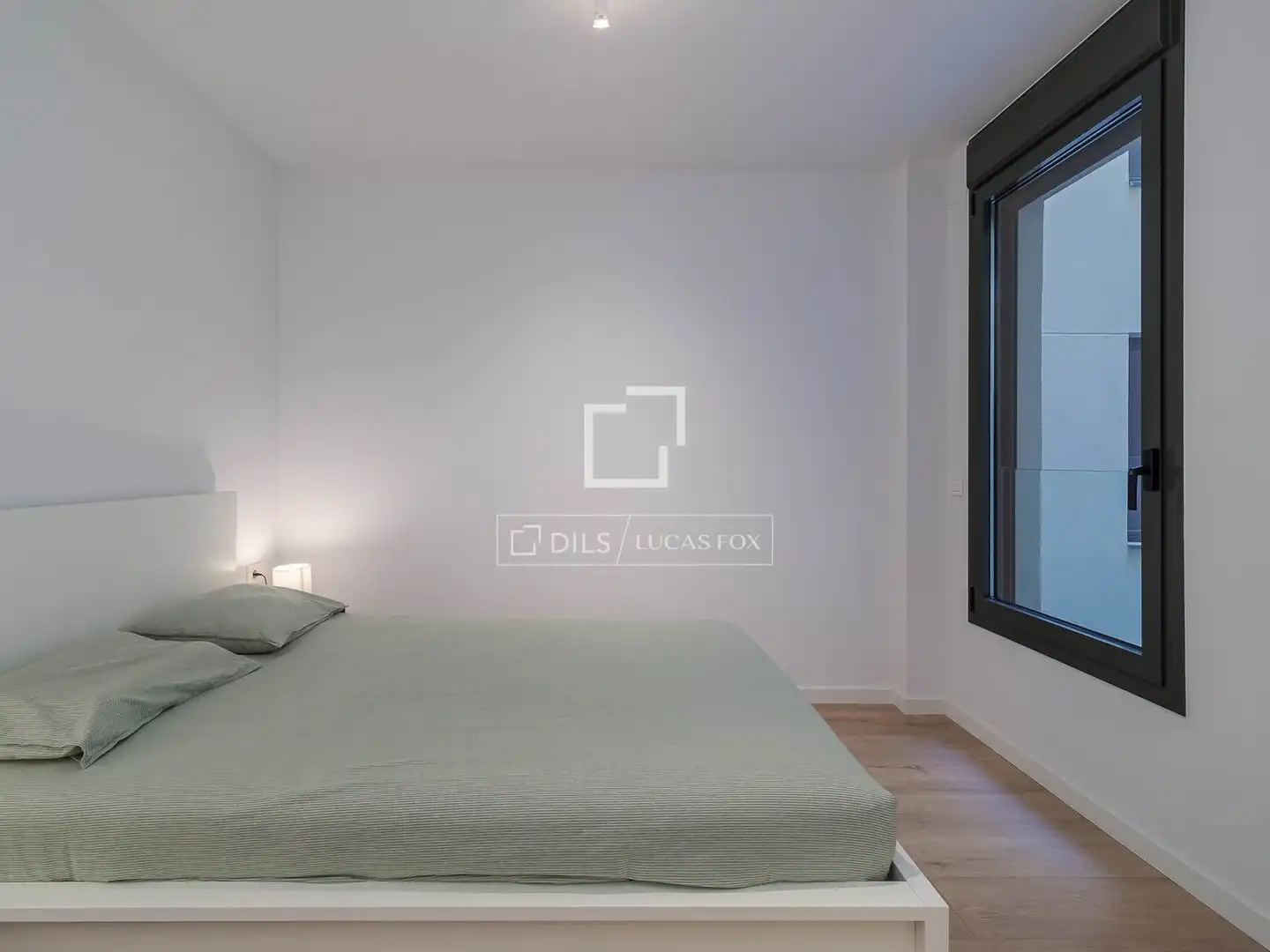 Bedroom of Flat for rent in Barcelona  with Air Conditioner, Parquet flooring and Furnished