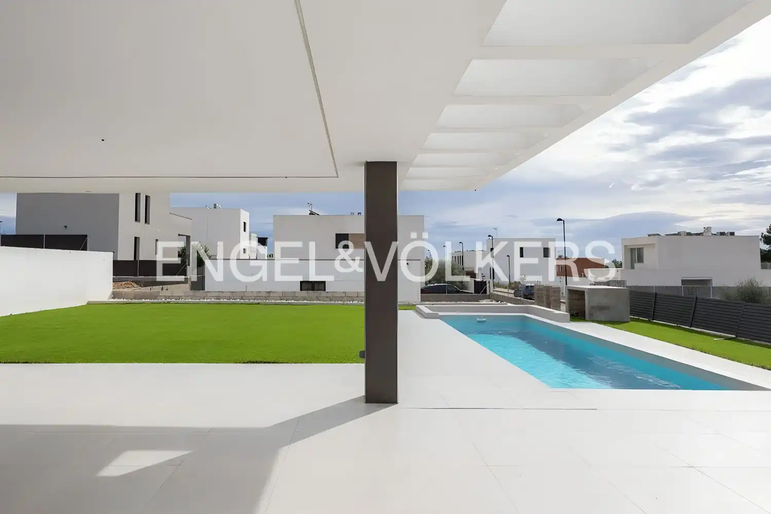 Terrassa de Casa o xalet en venda en Torrent amb Aire condicionat, Calefacció i Jardí privat