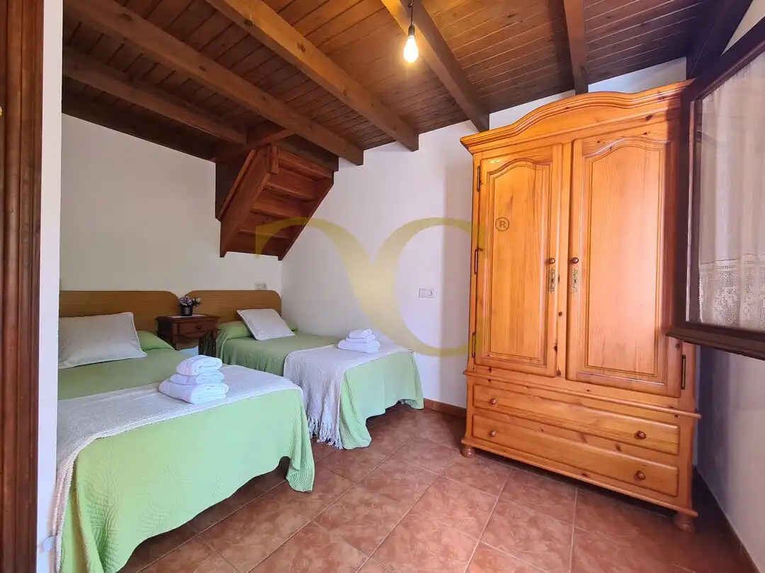 Dormitori de Casa o xalet en venda en Peñamellera Alta amb Calefacció, Jardí privat i Terrassa