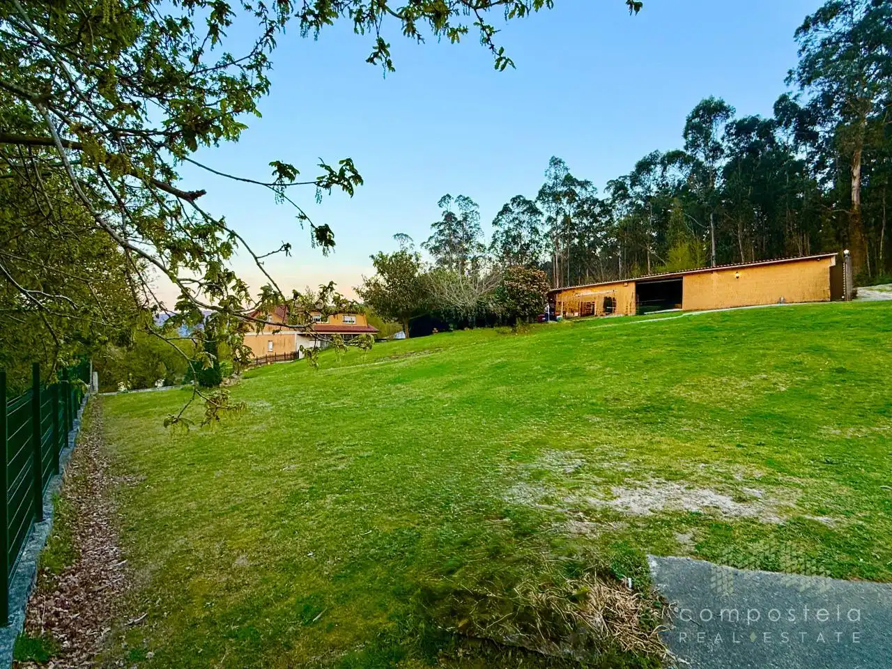 Vista exterior de Casa o xalet en venda en Rois amb Calefacció, Jardí privat i Terrassa