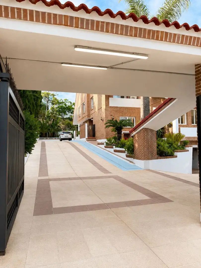 Exterior view of Houses for rent in Benahavís  with Air Conditioner, Private garden and Terrace