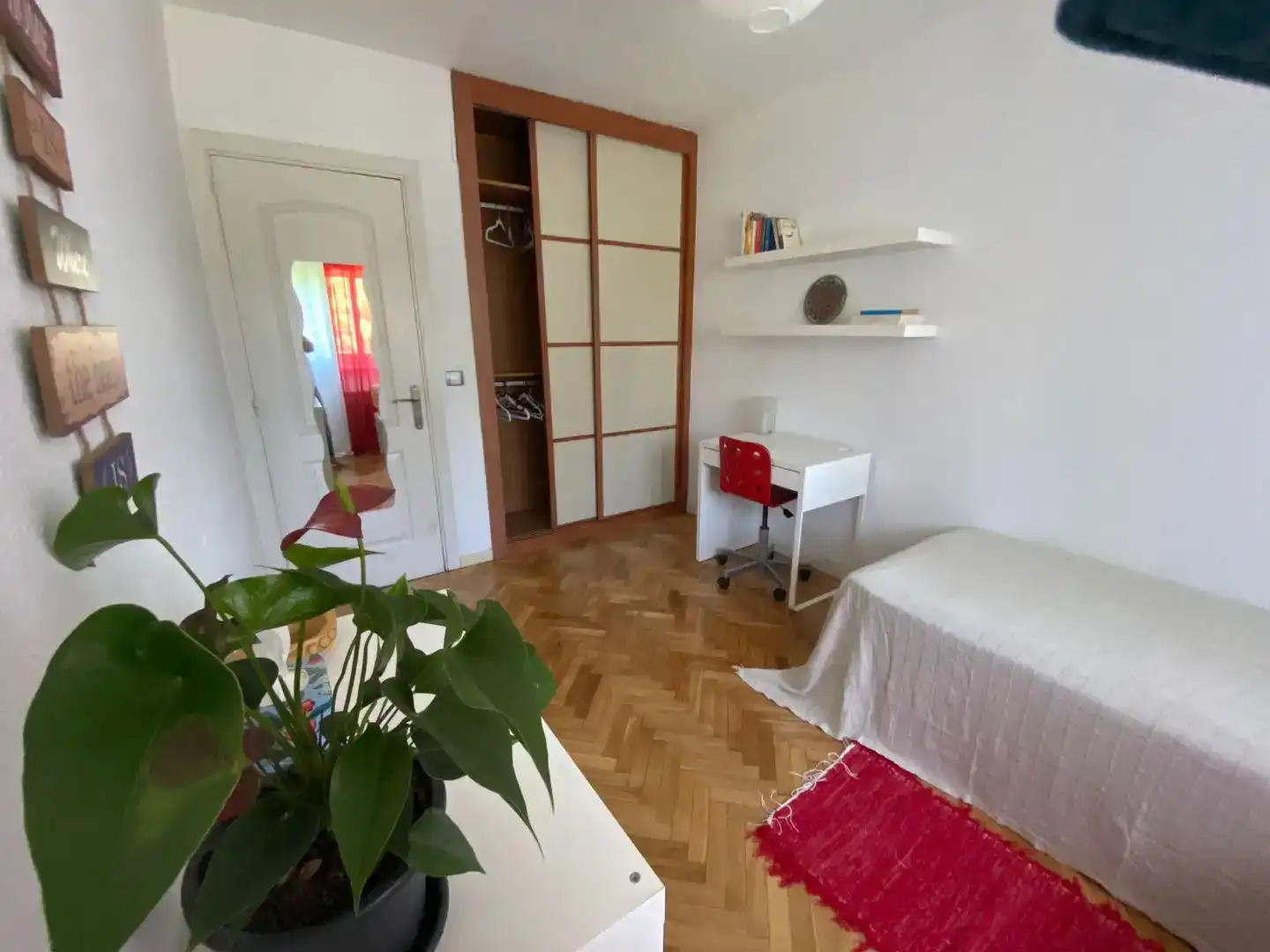 Schlafzimmer von Einfamilien-Reihenhaus zur Miete in  Madrid Capital mit Schwimmbad