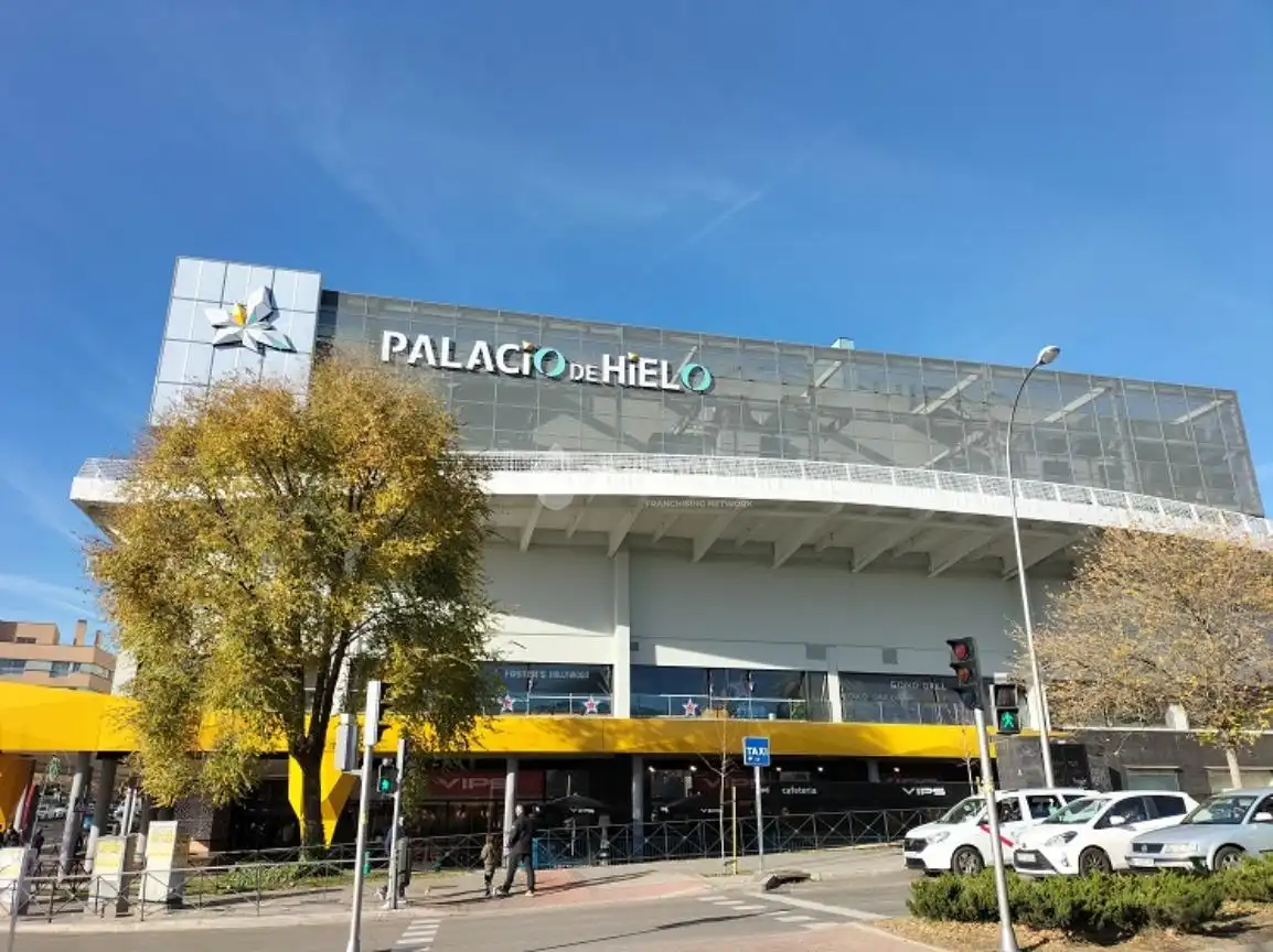 Exterior view of Flat for sale in Madrid  with Heating, Terrace and Furnished