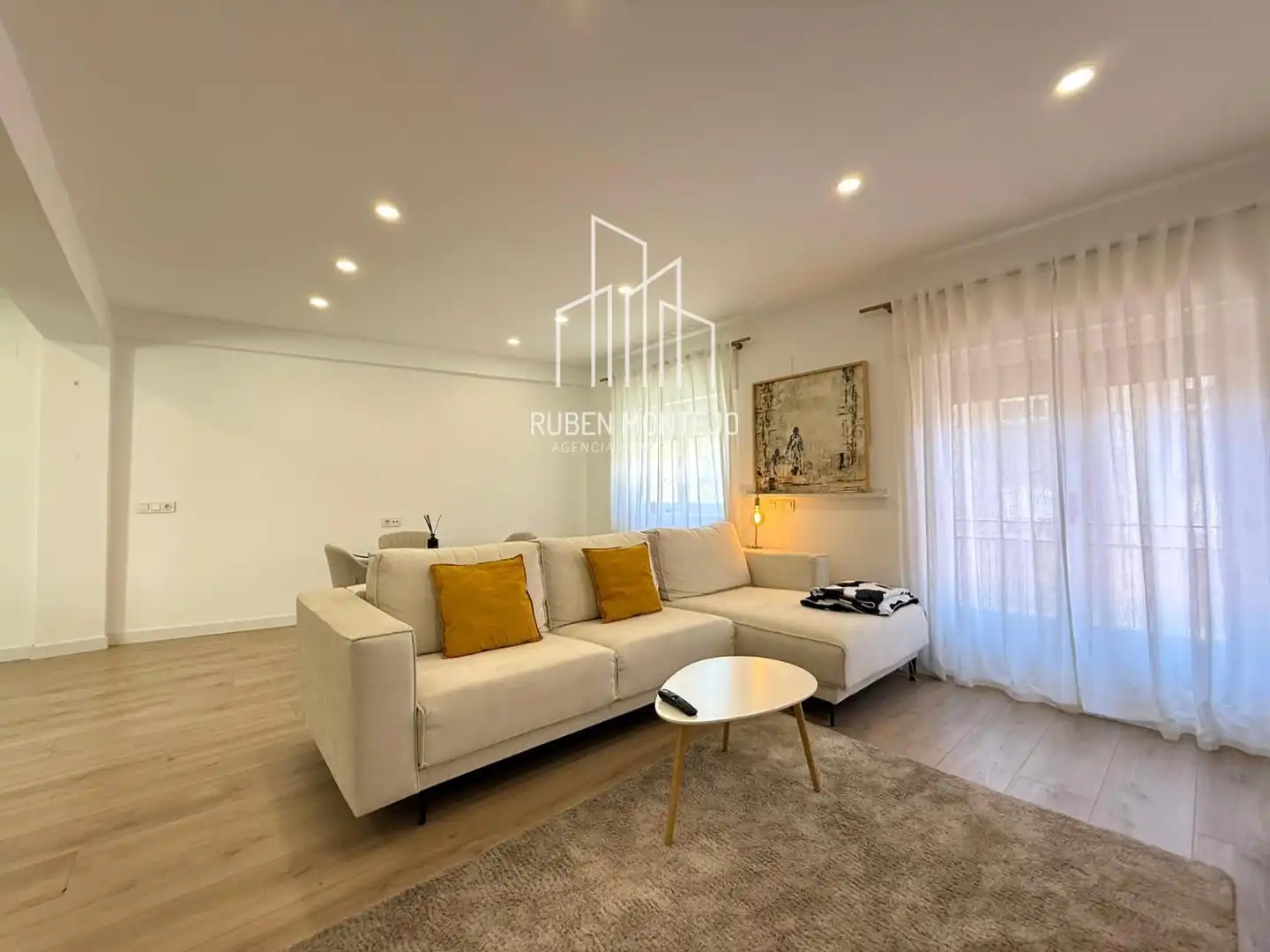 Living room of Flat for rent in Salamanca  with Heating, Terrace and Furnished