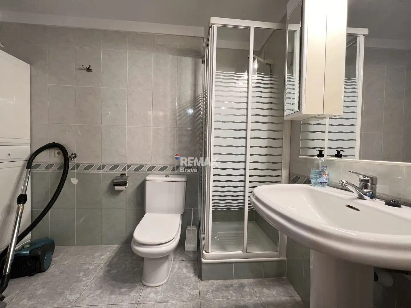 Bathroom of Ground floor for sale in Roses  with Private garden, Terrace and Swimming Pool