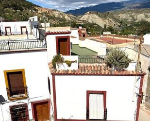 Vista exterior de Casa o xalet en venda en Instinción amb Terrassa i Balcó