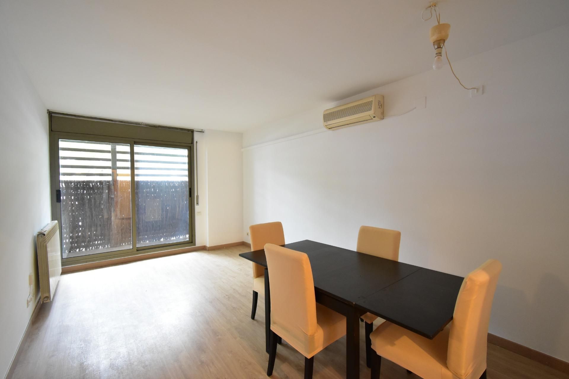 Dining room of Planta baja for sale in  Barcelona Capital  with Air Conditioner, Heating and Terrace