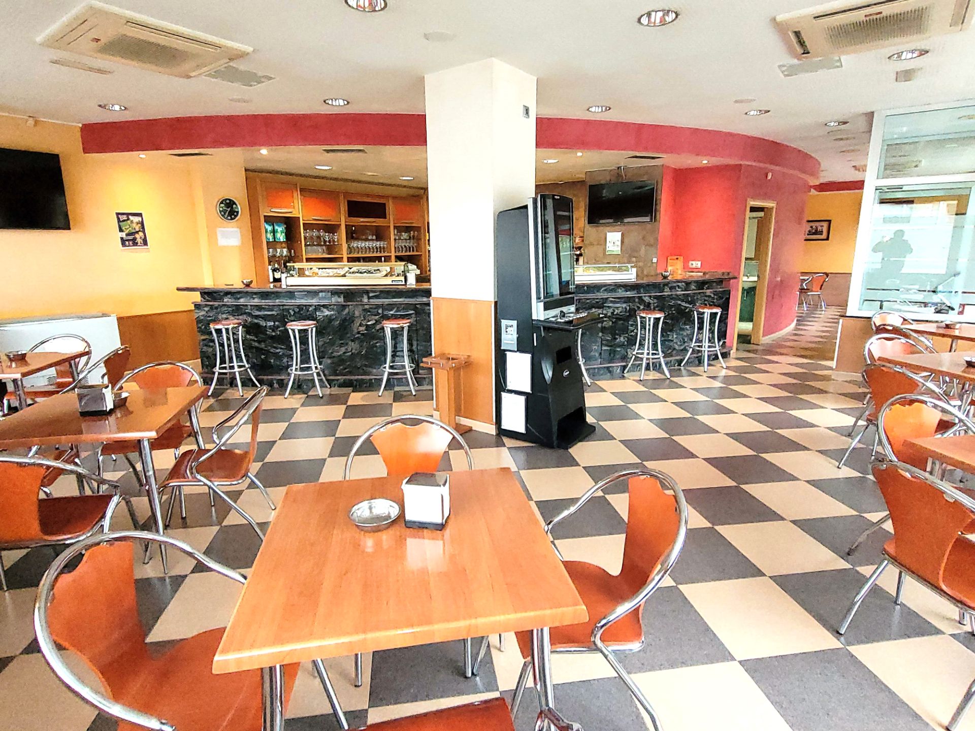Premises for sale in Medina del Campo  with Air Conditioner and Furnished