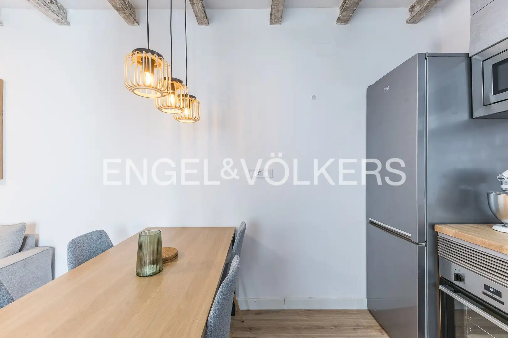 Comedor de Piso en venta en L'Hospitalet de Llobregat con Aire acondicionado, Calefacción y Terraza