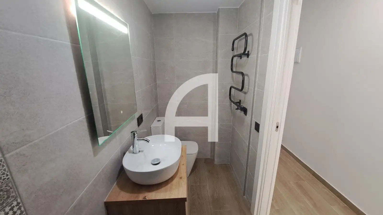 Baño de Piso en venta en Terrassa con Calefacción y Terraza