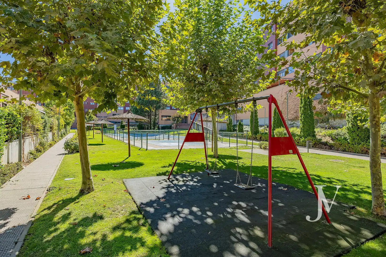 Casa aparellada amb terrassa en venda a Dehesa Vieja - Puente Cultural, imagen 4