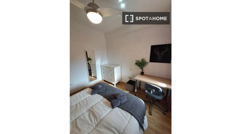 Photo 2 of Room in Palacio, Madrid Capital