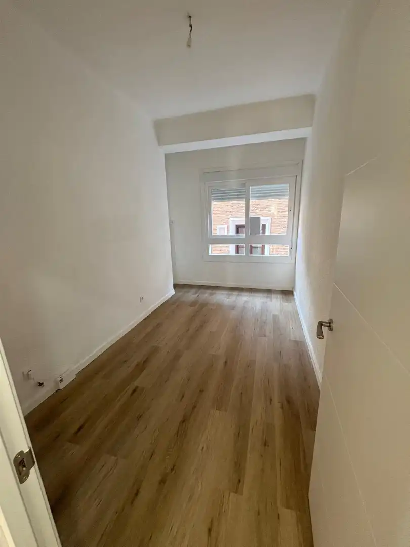 Schlafzimmer von Wohnung zum Verkauf in Zaragoza mit Klimaanlage, Heizung und Balkon