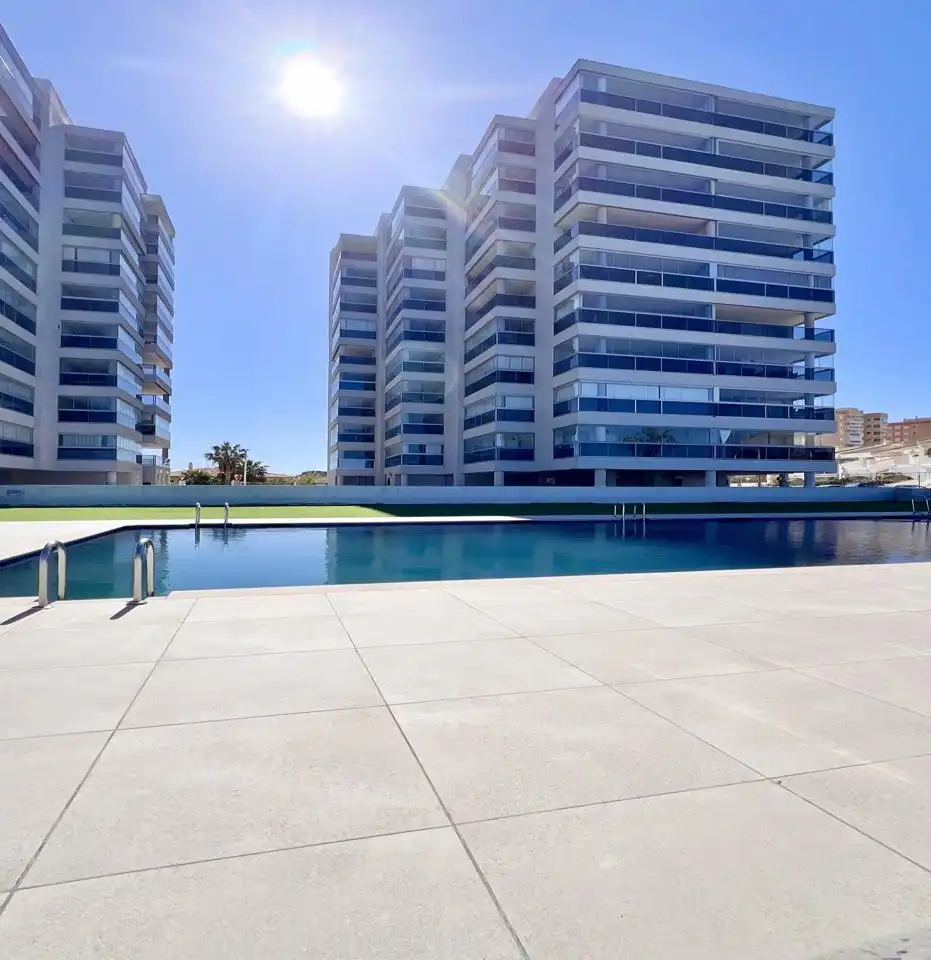 Apartament amb piscina en venda a CL POLIGONO G - MANGA