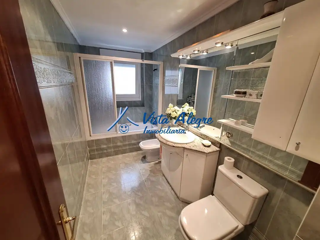Bany de Apartament en venda en Haro amb Calefacció, Parquet i Terrassa