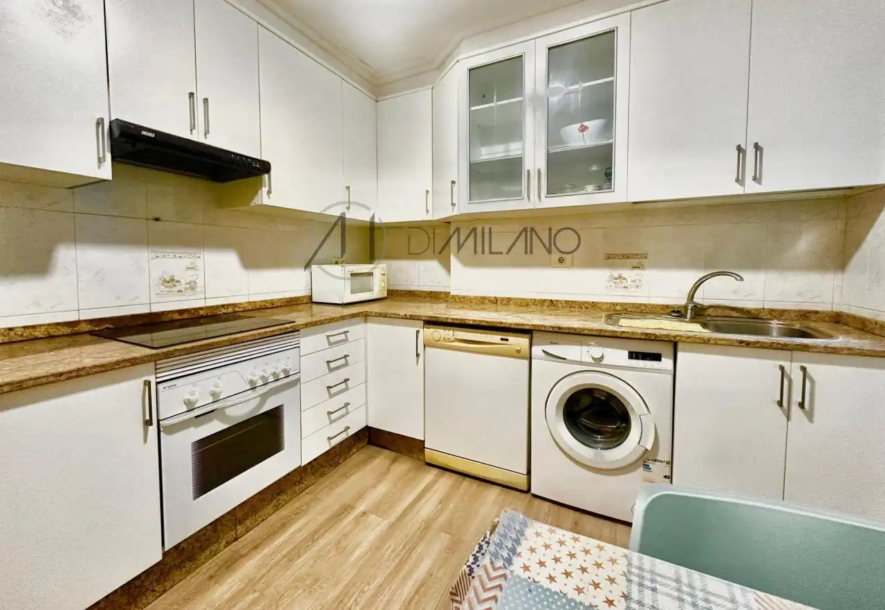 Kitchen of Flat for sale in Vigo   with Heating, Storage room and Furnished