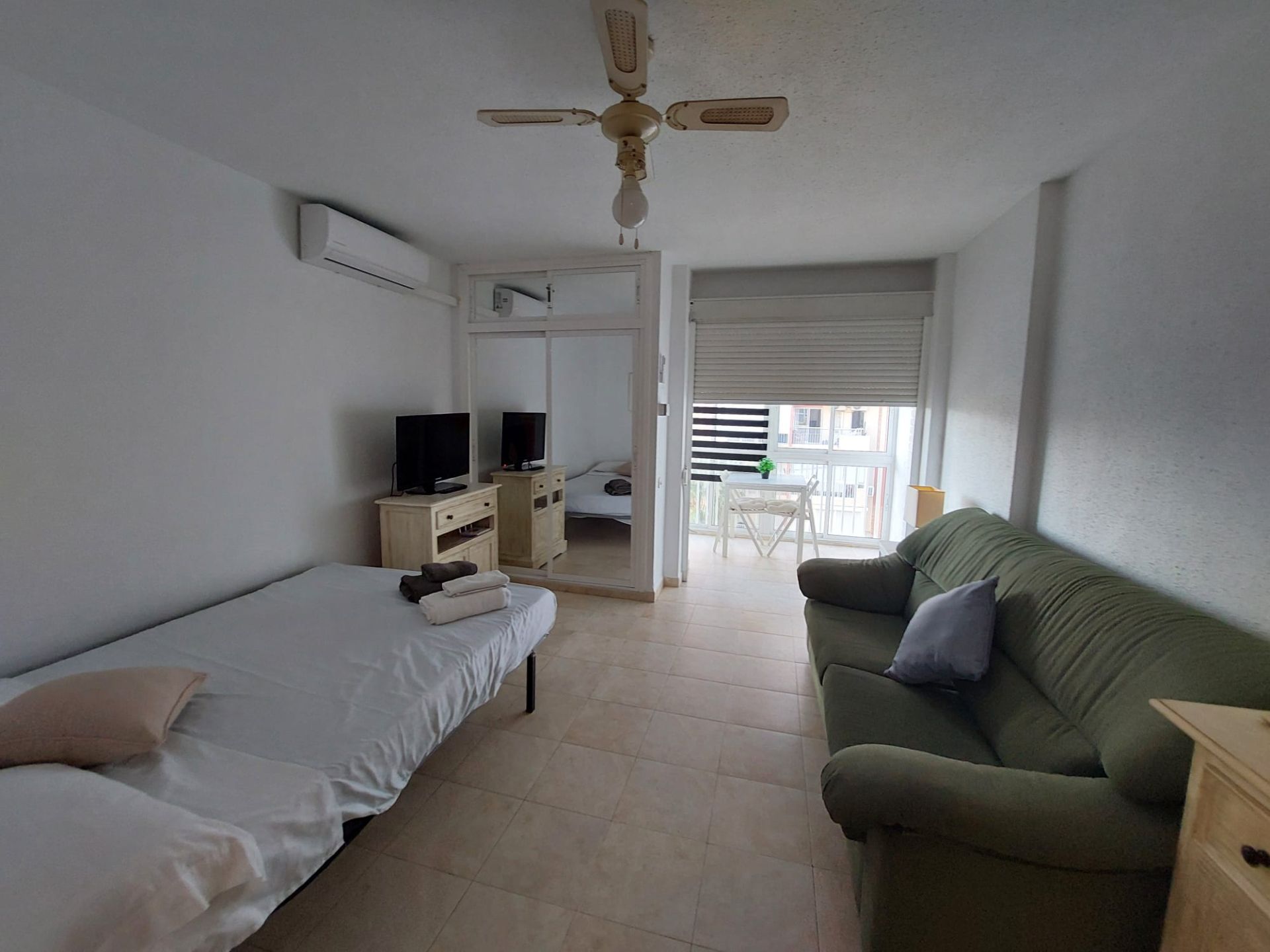 Bedroom of Study for sale in Benalmádena  with Air Conditioner, Terrace and Furnished