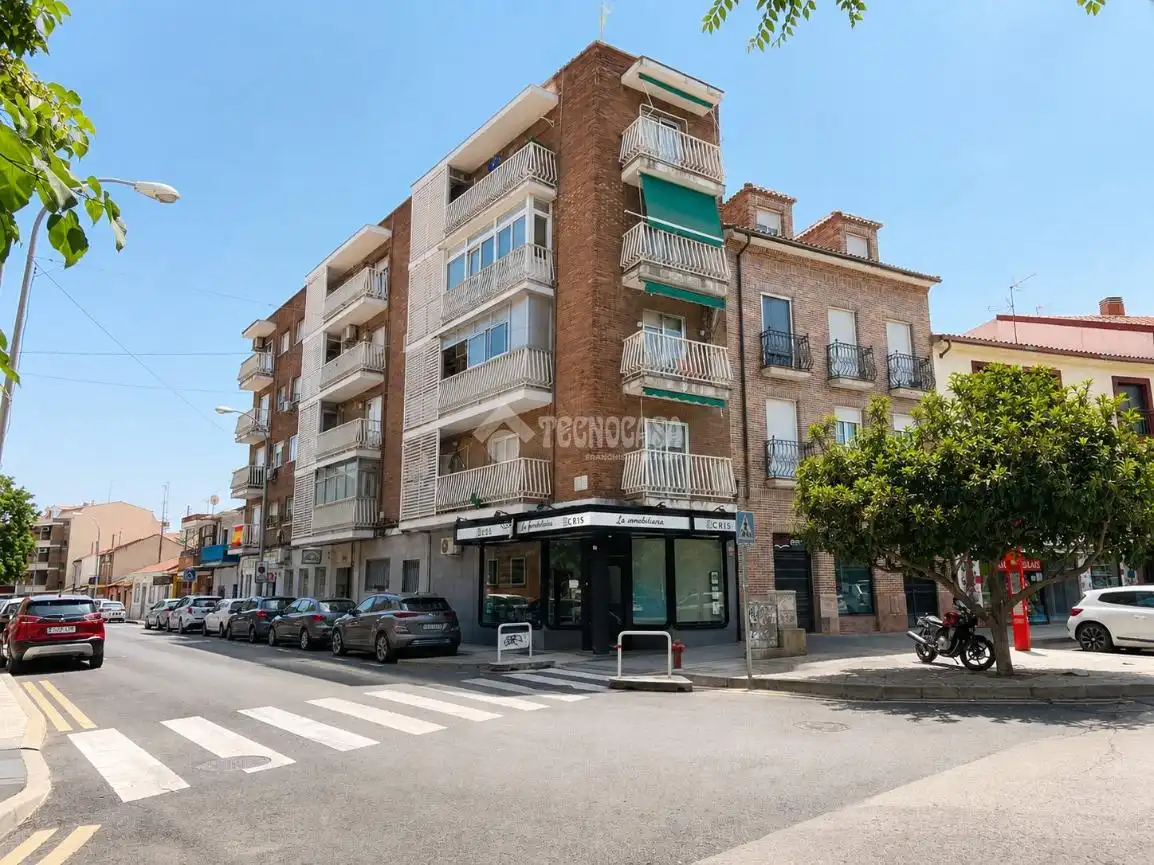 Vista exterior de Pis en venda en San Fernando de Henares amb Aire condicionat, Calefacció i Terrassa