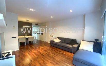 Living room of Flat for sale in  Barcelona Capital  with Air Conditioner, Parquet flooring and Terrace