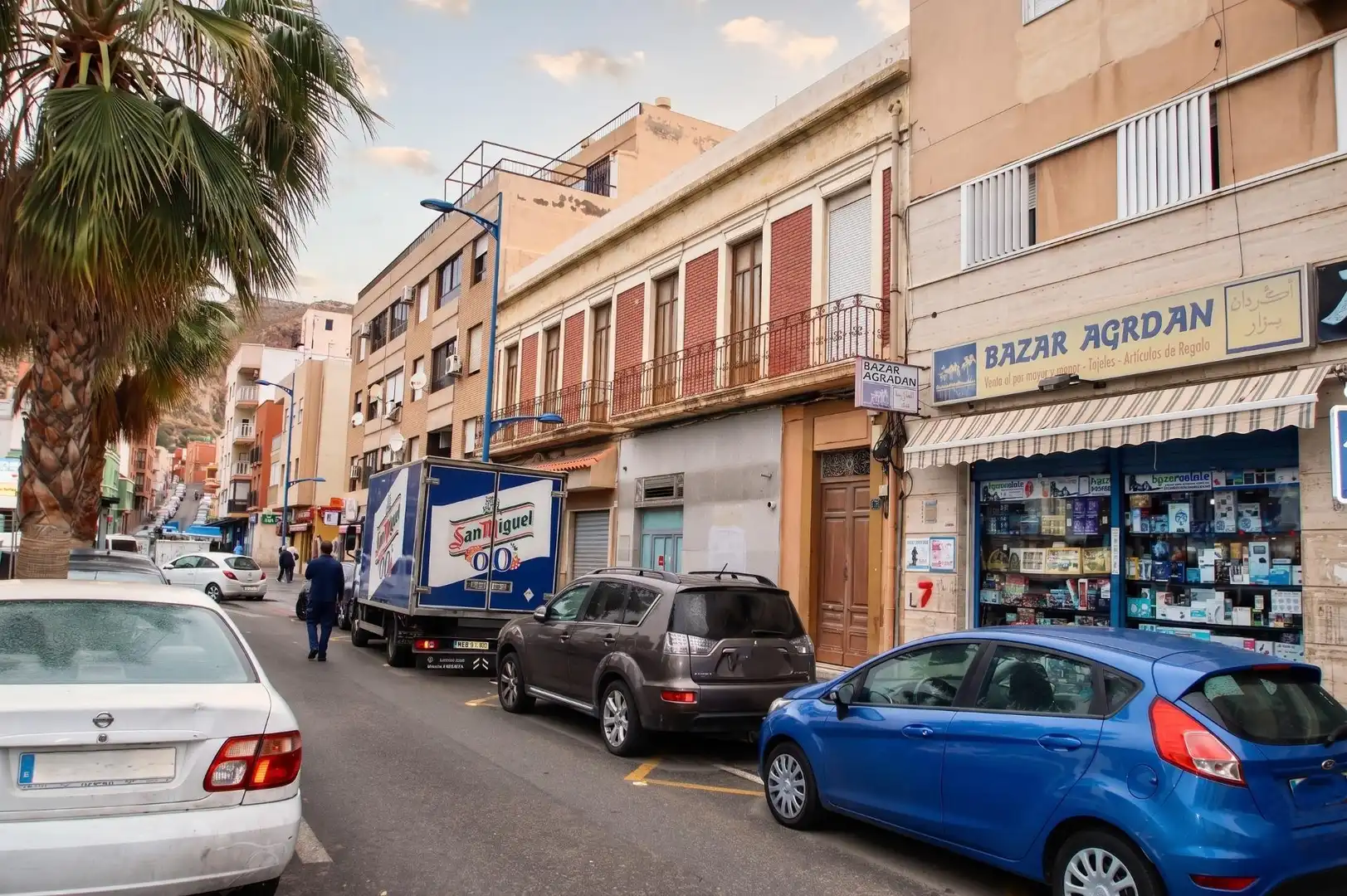 Außenansicht von Gebäude zum Verkauf in Almería