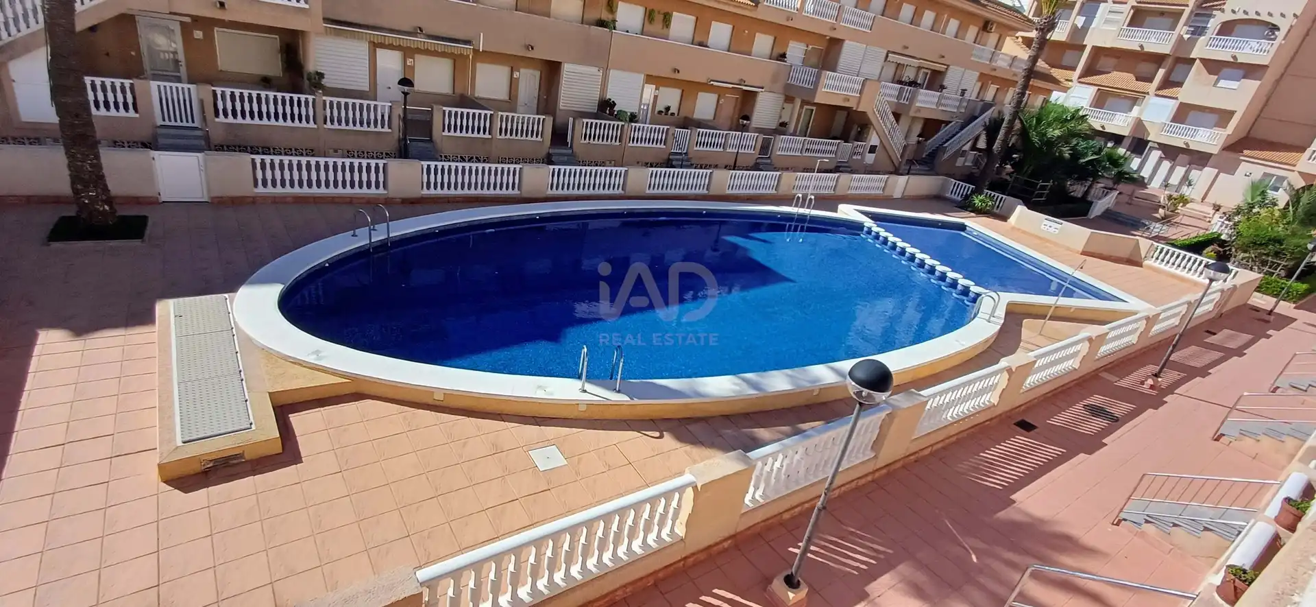 Schwimmbecken von Maisonette zum Verkauf in La Manga del Mar Menor mit Heizung, Terrasse und Schwimmbad