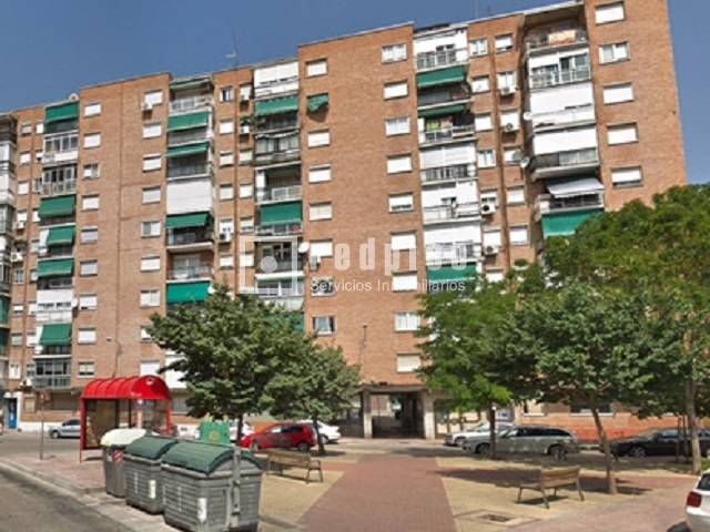 Local comercial en Alquiler en Cobeña