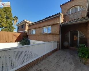 Exterior view of House or chalet for sale in  Sevilla Capital  with Heating, Private garden and Parquet flooring