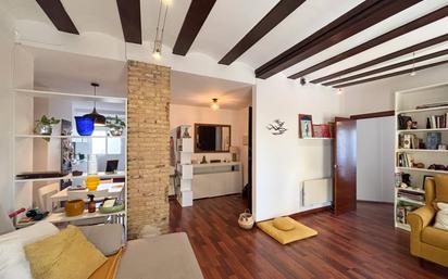 Living room of Flat for sale in  Valencia Capital  with Air Conditioner, Heating and Parquet flooring