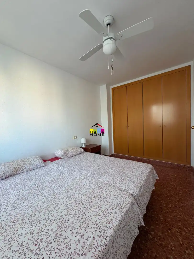 Dormitori de Apartament en venda en Benicasim / Benicàssim amb Aire condicionat, Jardí privat i Moblat