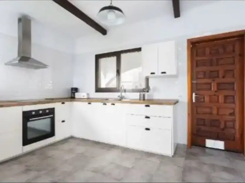 Cuina de Casa o xalet en venda en Icod de los Vinos amb Piscina