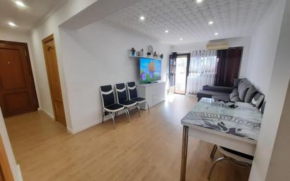 Living room of Flat for sale in Alzira  with Air Conditioner and Balcony